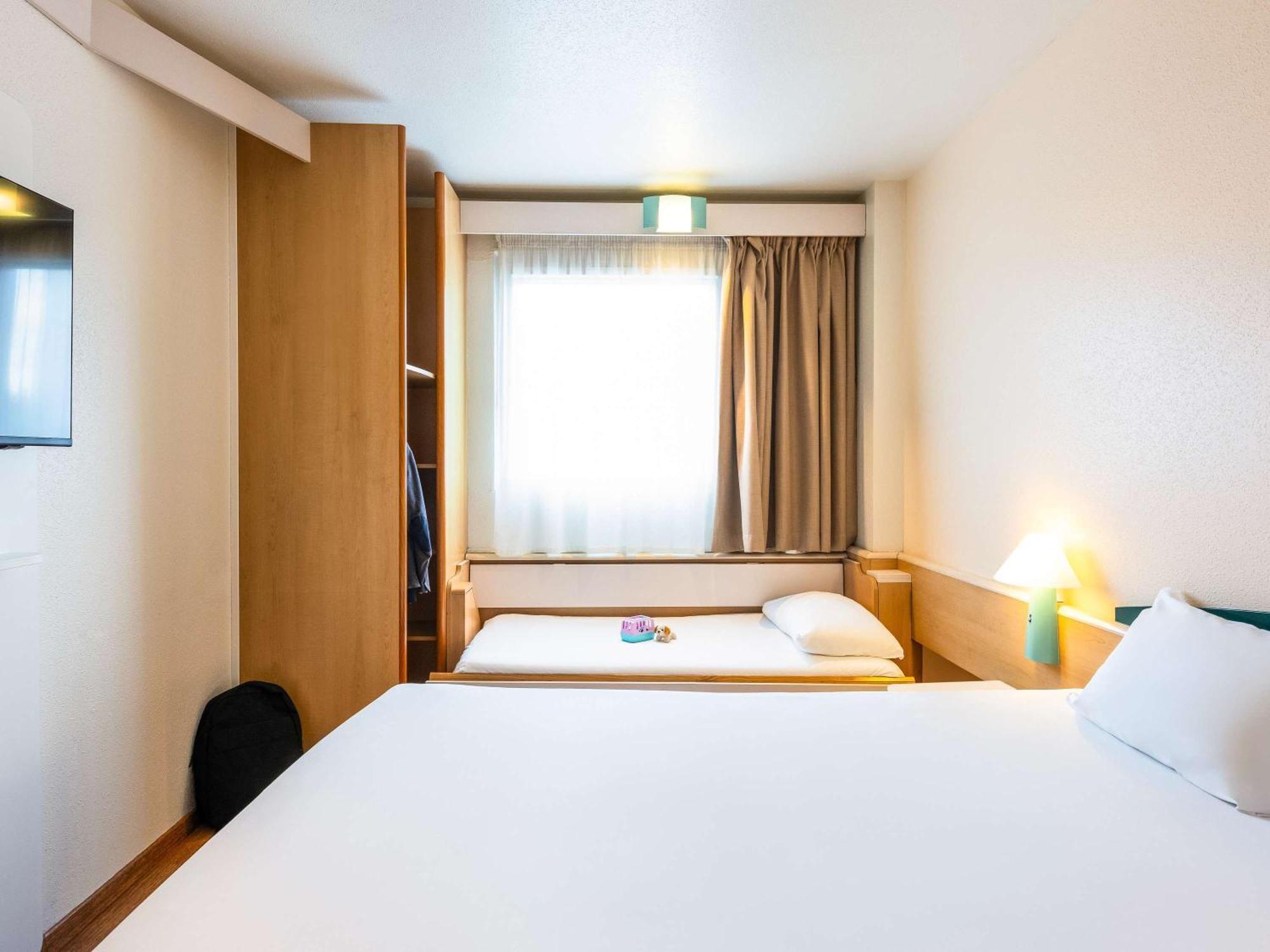 Ibis Bilbao Barakaldo Hotel Bagian luar foto