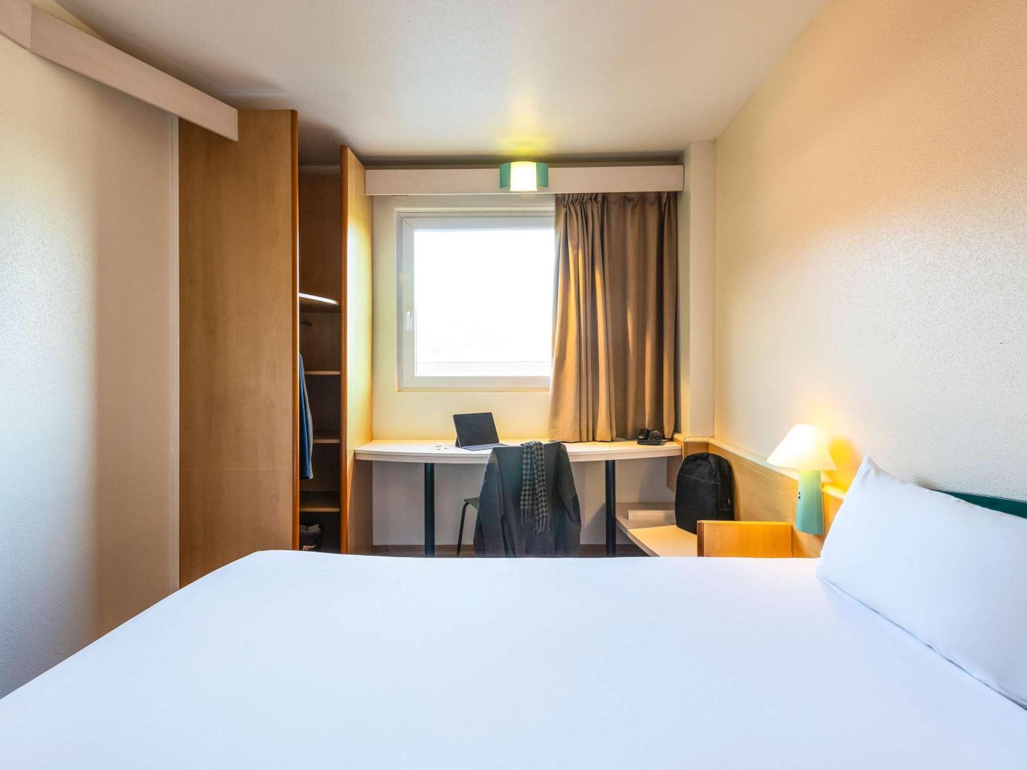 Ibis Bilbao Barakaldo Hotel Bagian luar foto