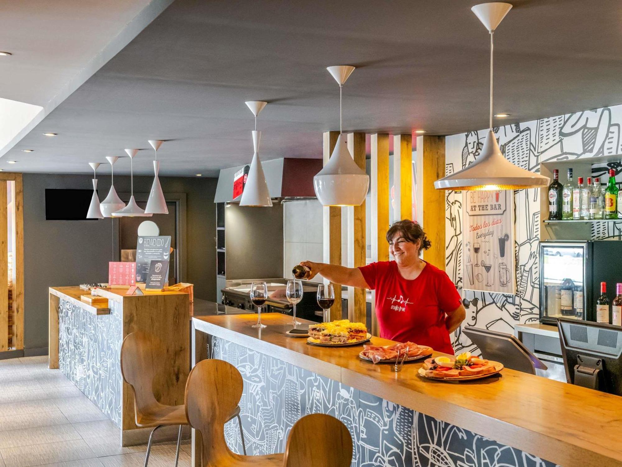 Ibis Bilbao Barakaldo Hotel Bagian luar foto