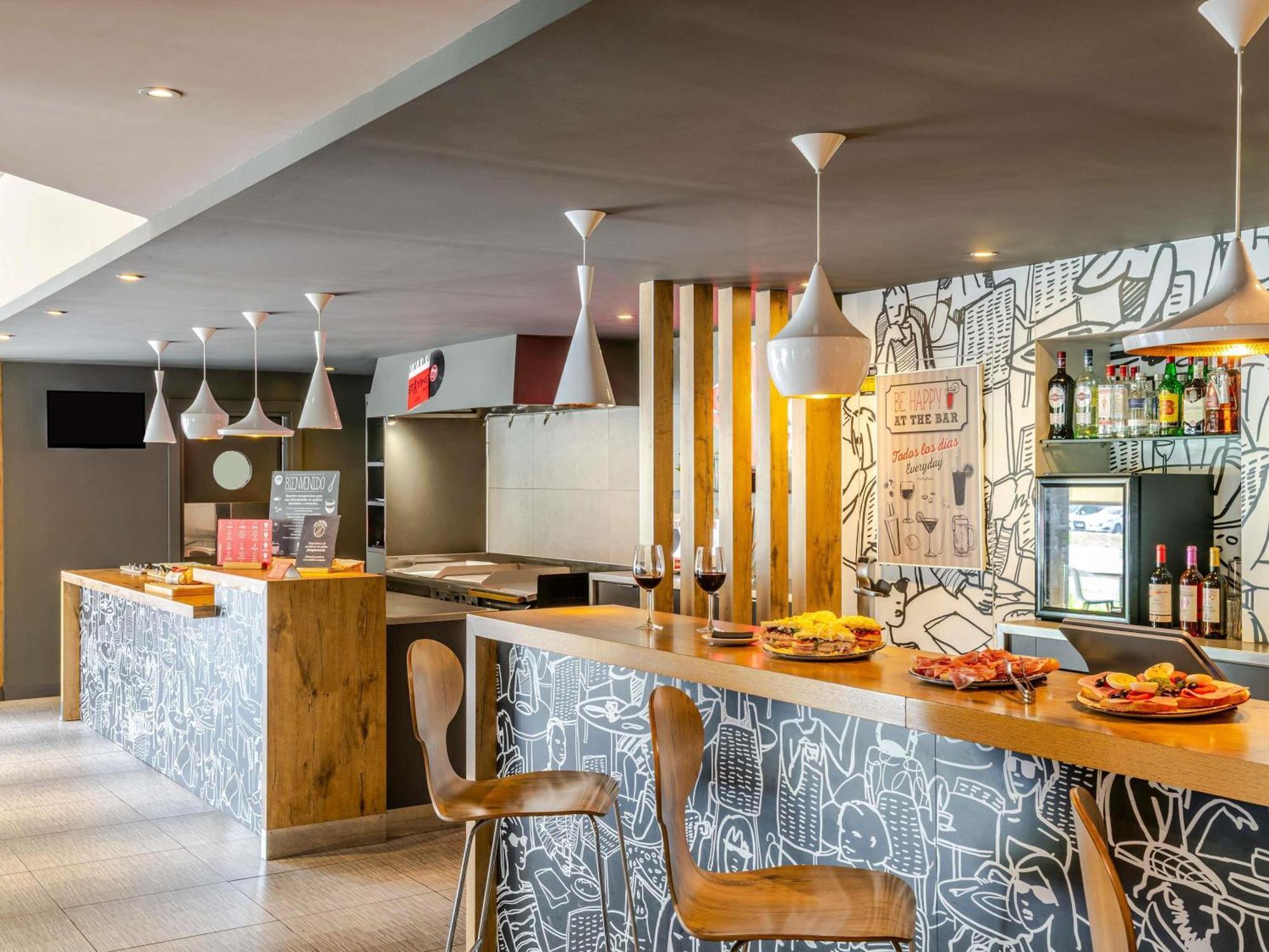 Ibis Bilbao Barakaldo Hotel Bagian luar foto