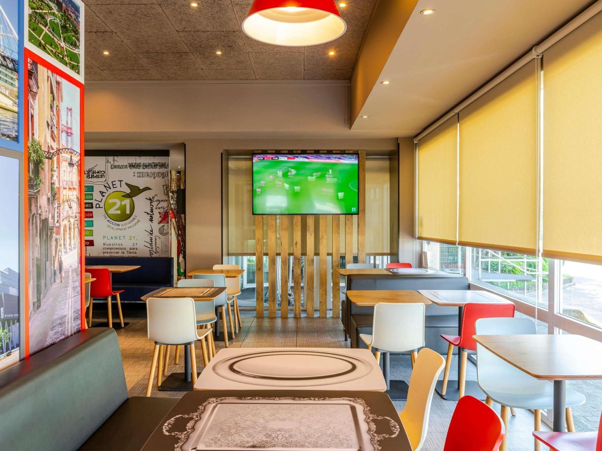 Ibis Bilbao Barakaldo Hotel Bagian luar foto