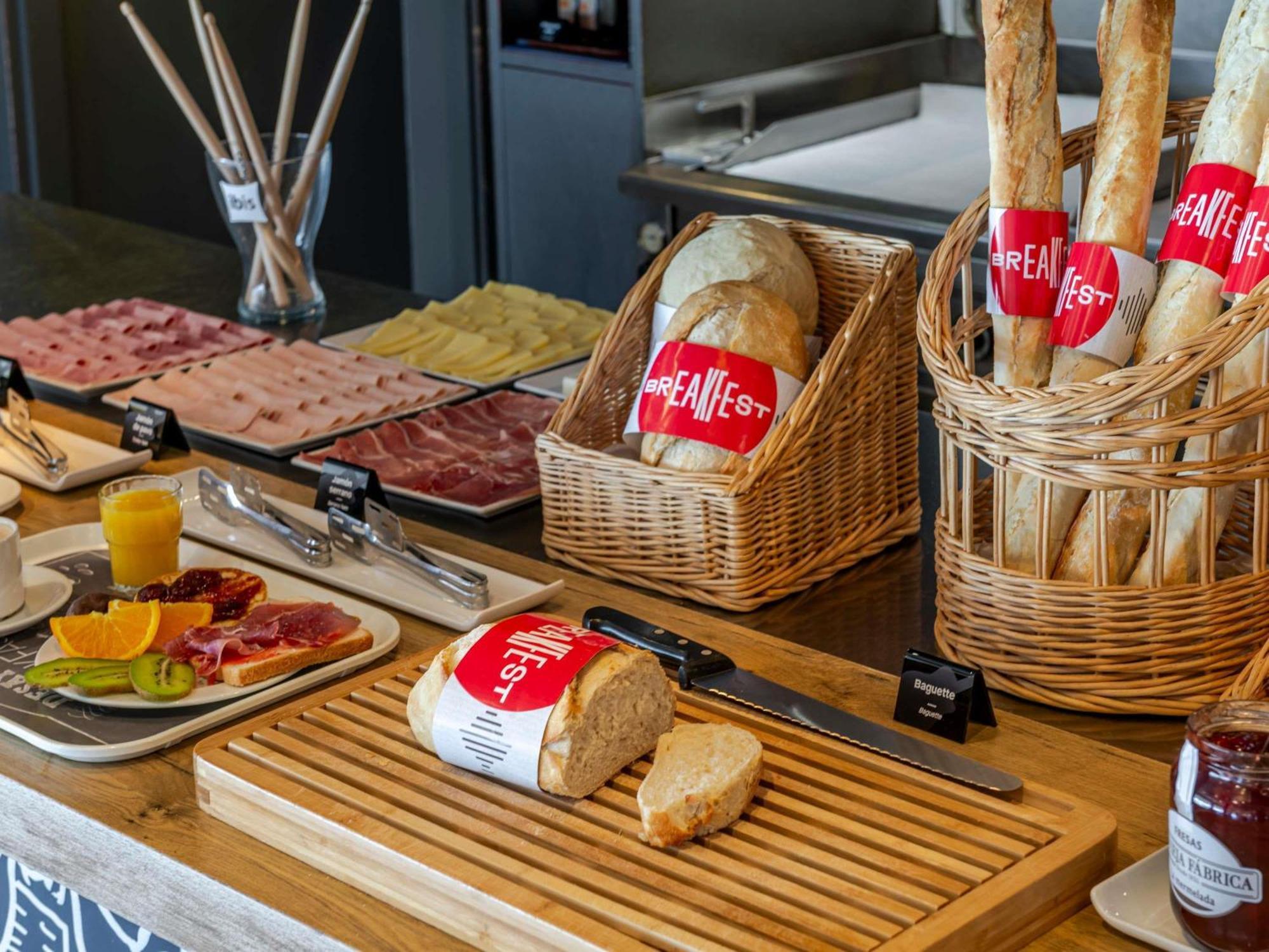 Ibis Bilbao Barakaldo Hotel Bagian luar foto