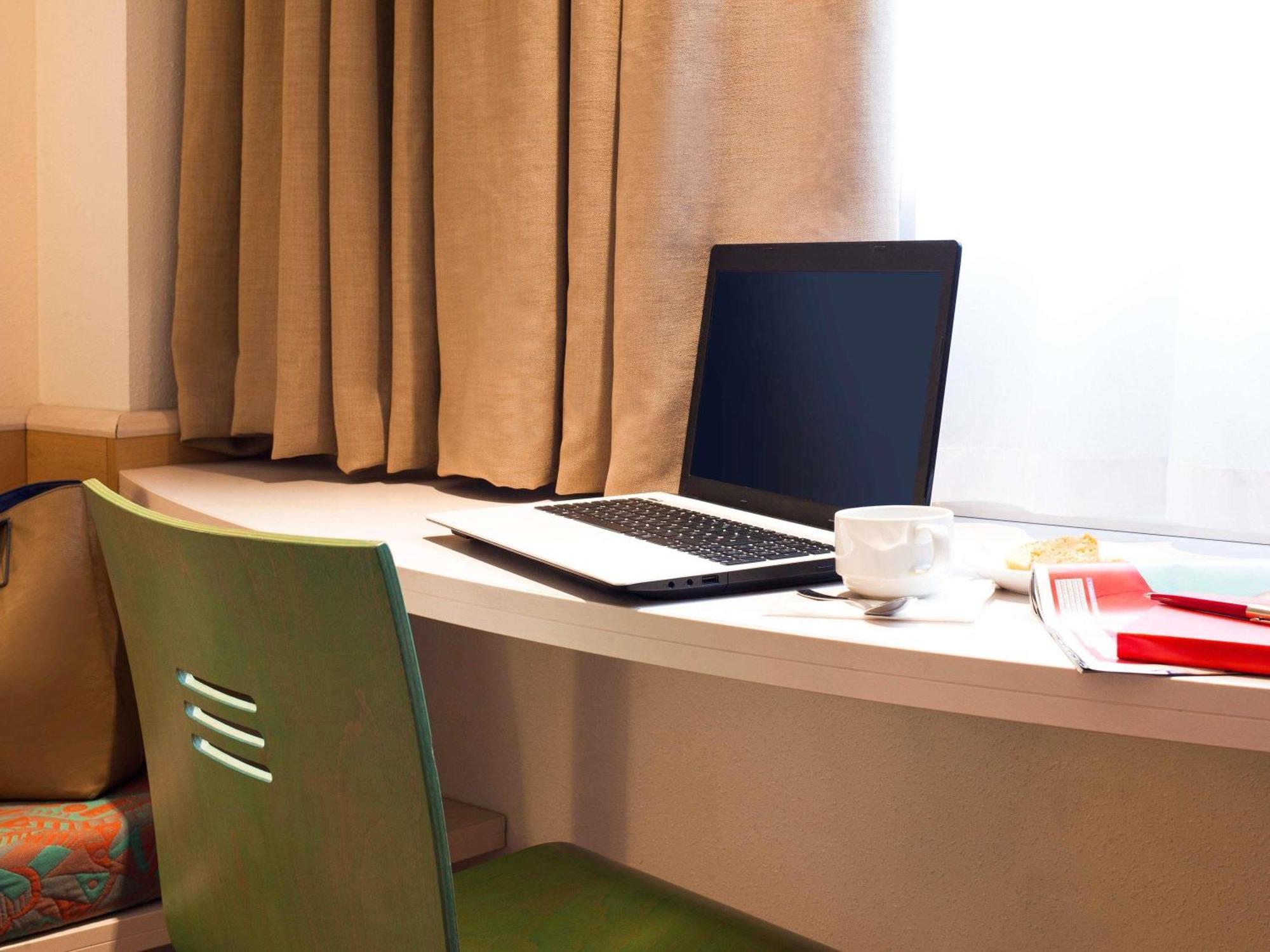 Ibis Bilbao Barakaldo Hotel Bagian luar foto