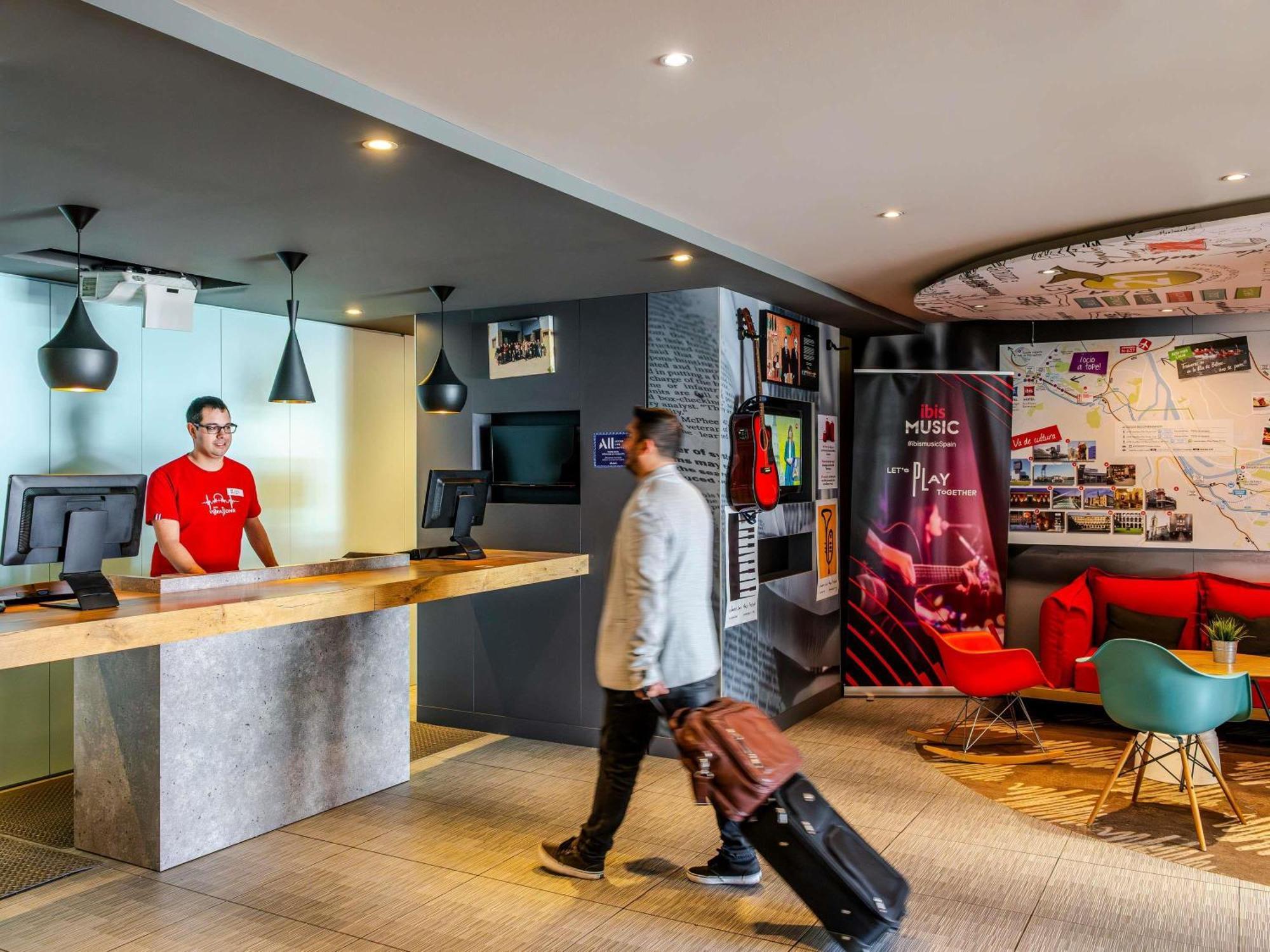 Ibis Bilbao Barakaldo Hotel Bagian luar foto